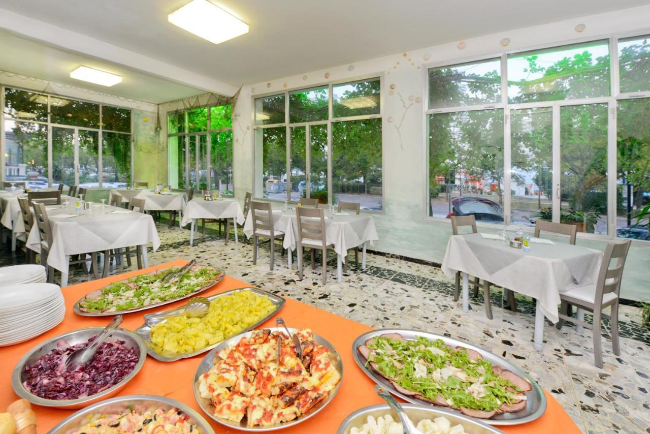 Hotel Flora Capri Cesenatico Eksteriør billede